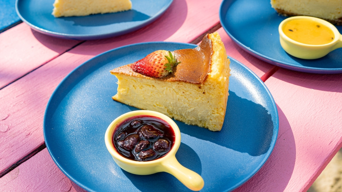 Come discover a curated collection of the world’s best cheesecakes—New York, Basque, Japanese and no-bake delights, all brought together for you to enjoy.